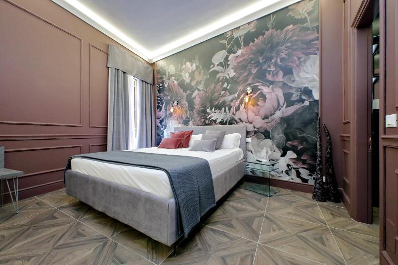 YCH-Butterfly Flat close Trevi Fountain — отель с удобным расположением в Риме