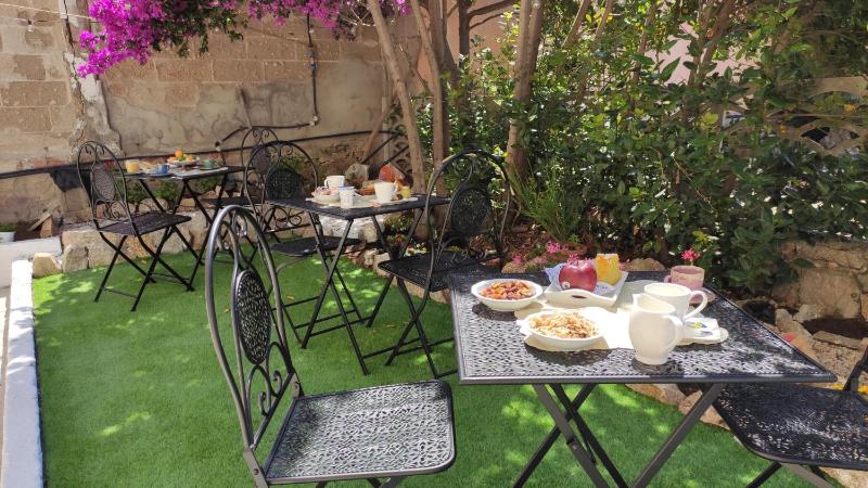 L'Ajaccio a La Maddalena - B&B rinnovato con giardino