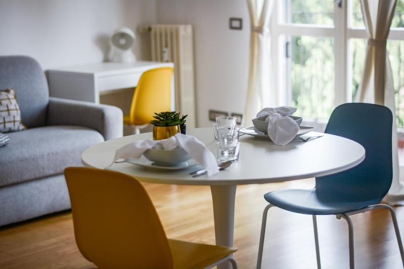 Mysa Properties - Ampio monolocale in zona Bande Nere — отель с удобным расположением в Милане
