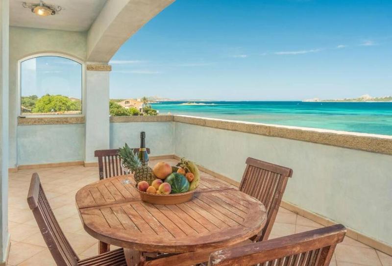 La Conia Beach Loft a Cannigione - Lussuoso Appartamento