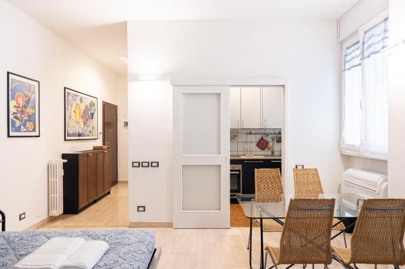 Accogliente Loft in Zona Monumentale/Cenisio — комфортный отель в Милане