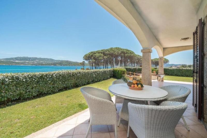 La Conia Beach House a Cannigione - Lussuoso appartamento vista mare