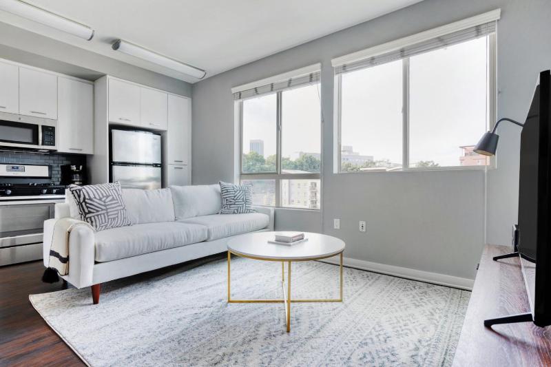Downtown Studio w Pool Gym nr Broad Museum LAX-601 — комфортный отель в Лос-Анджелесе