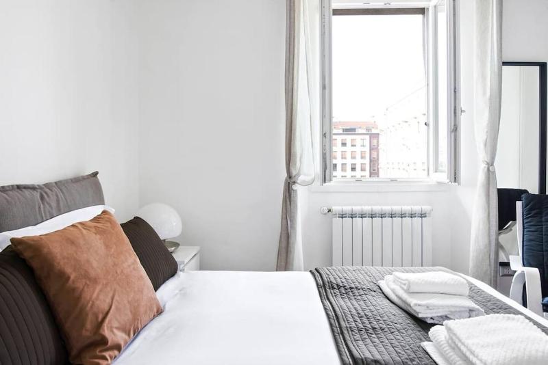 [Historic City Centre] Charming Central Apartment — отель в Милане, Италия