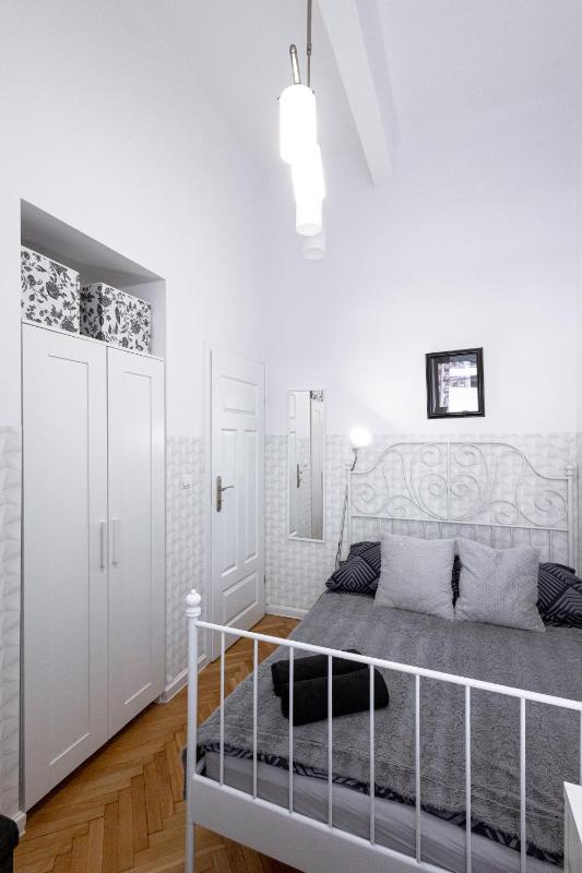 ClickTheFlat Warsaw Philharmonic Apart Rooms — забронировать отель в Варшаве