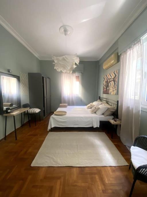 Simple Cosy studio — забронировать отель в Афины