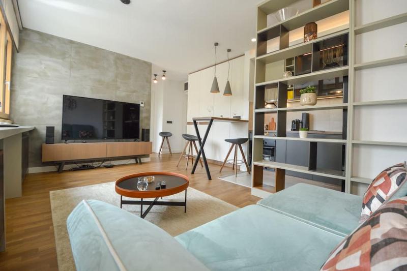 Gate Of Vracar Apartment + parking — комфортный отель в Белграде