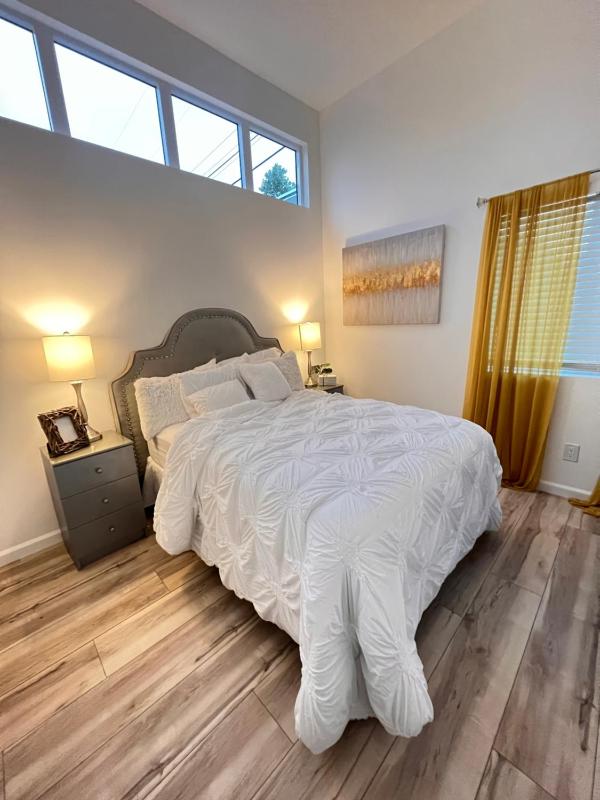 New 2 Bed/1 Bath Private Luxury Guest House — отель в Лос-Анджелесе, Соединенные Штаты Америки