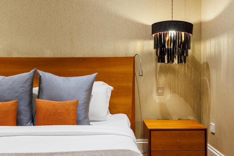 Hyde Park Hideaway Sleeps 6 — комфортный отель в Лондоне