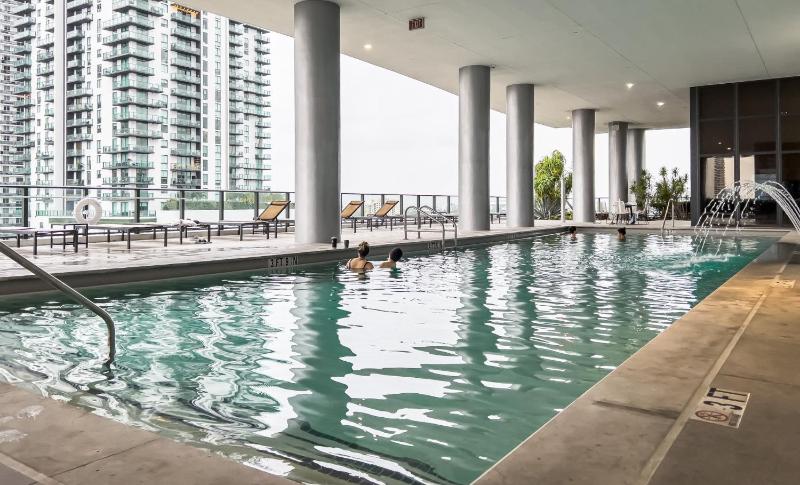 Miami Modern - Lux Amenities Pool & Parking — отель с удобным расположением в Майами