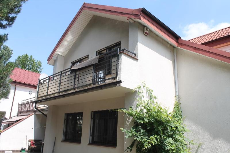 Saska Ochota Forest Guest House — комфортный отель в Варшаве