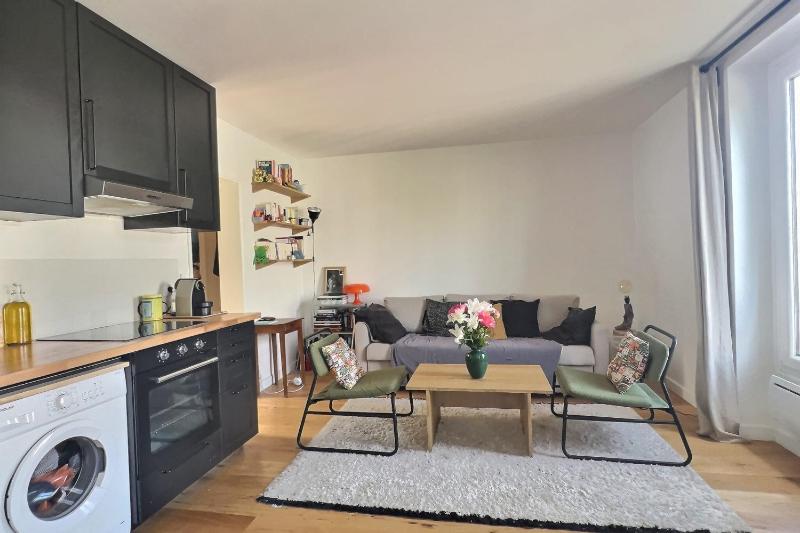 Bright 34 m ideally located in Paris — отель с удобствами в Париже