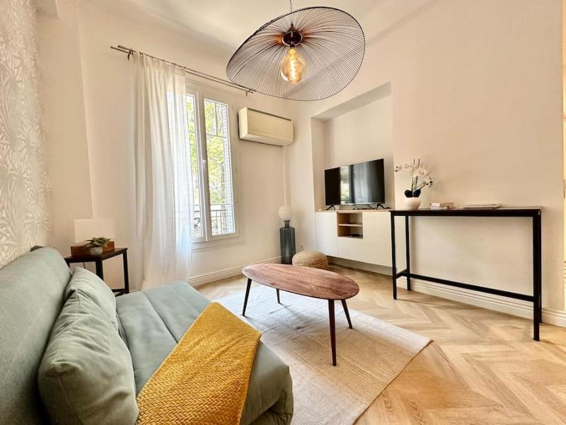 Magnifique appartement moderne - Clim & Wifi — отель в Николь, Франция