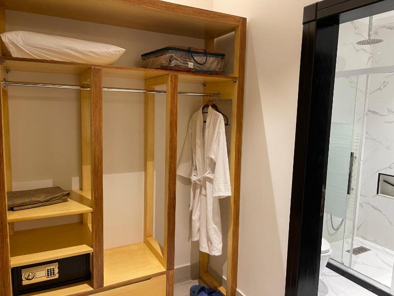 Цены на Shqq khash btabʿ hdyth wfndqy - tsjyl dhaty Private apartments with modern vibes - self checkin в Рияде