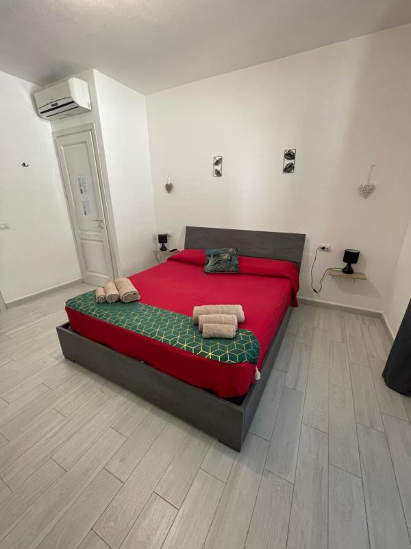 Corte Fiorita a La Caletta - Elegante homestay con colazione