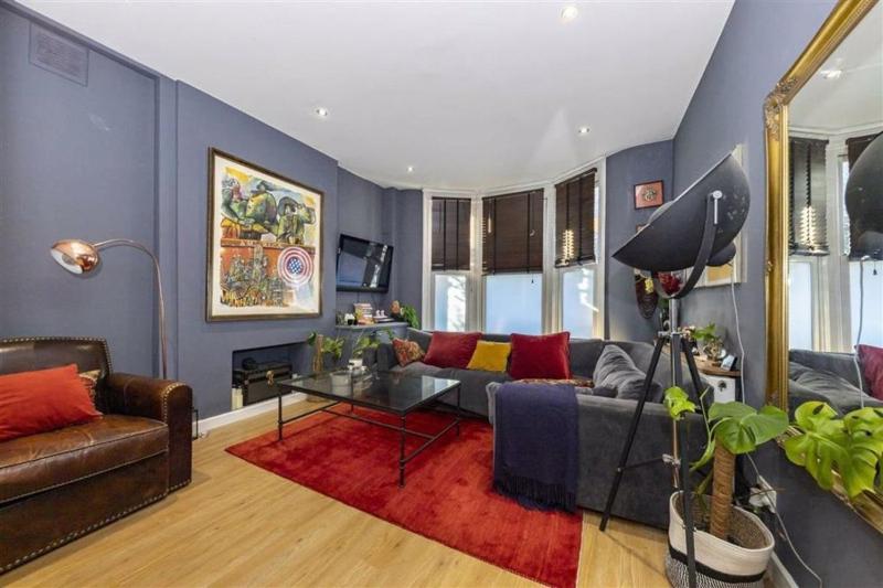 Quirky Colourful Apartment with Private Patio in Brixton — отзывы гостей и цены