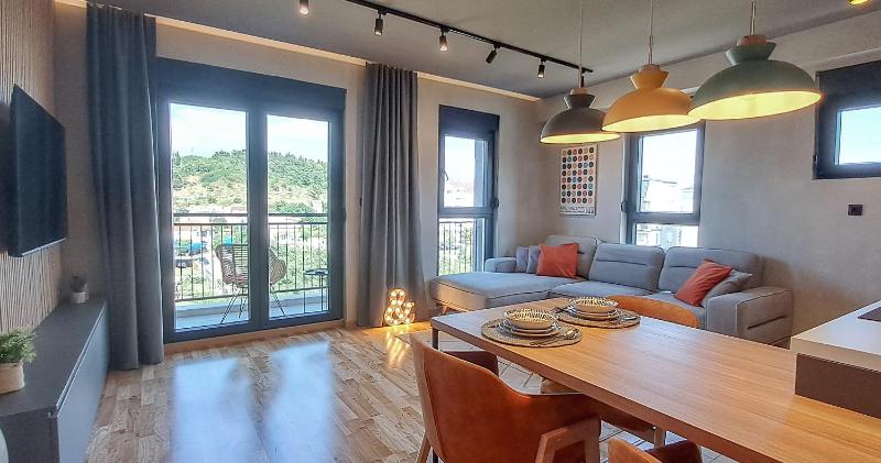 Stylish One Bedroom Apartment — отель с удобным расположением в Подгорице
