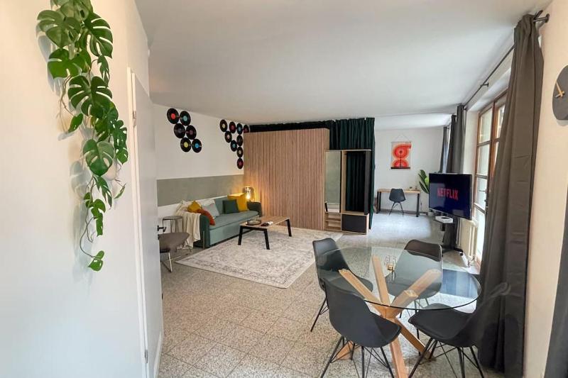 Modern City Apartment l Netflix l fast wifi l Xbox — комфортный отель в Берлине