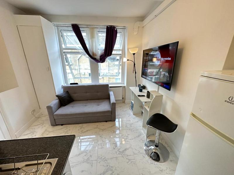 4 floor New Miles — забронировать отель в Лондоне