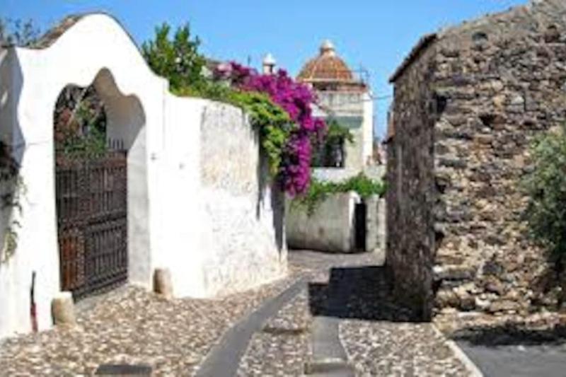 Casa Vacanze Nuraghe a Orosei - Ampio Appartamento Storico