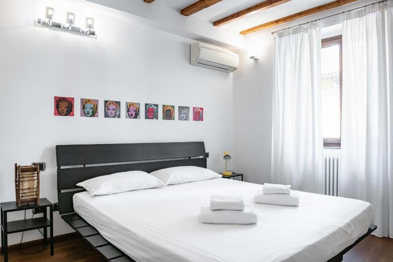 Цены на Easylife - Incantevole appartamento sui Navigli в Милане