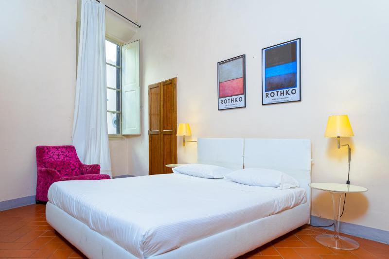 Цены на Elegant Apartment Near Piazza Della Signoria в Флоренции