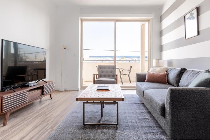 Westchester 1BR w Pool Gym nr Venice Beach LAX-272 — забронировать отель в Лос-Анджелесе