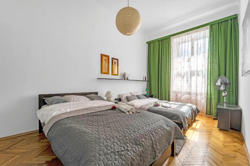 Plac Zbawiciela Spacious Apartments - Top Location, Metro 200m, 53m2 - by Rentujemy — отзывы гостей и цены