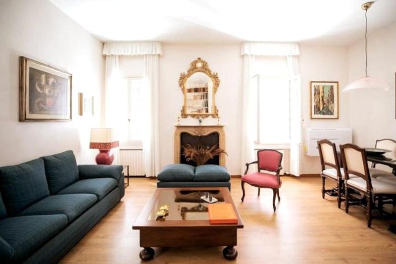 Classy spacious apartment close to St.Mark square — отель в Венеции, Италия