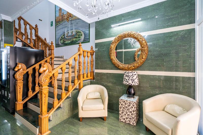 Hostal RR Feria by Beleret — отель с удобствами в Валенсии