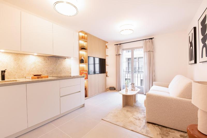 Цены на OSCAR, appartement de standing в Сент-Тропезе