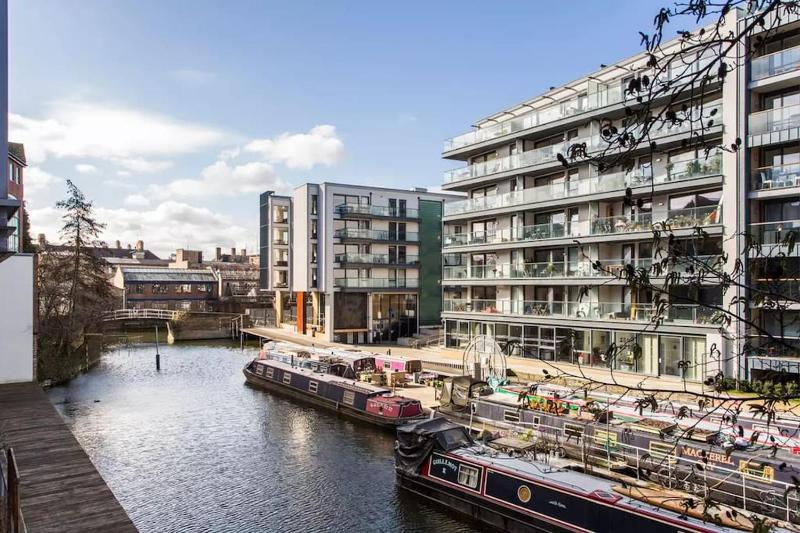 Canal-side apartment in Shoreditch — отель в Лондоне, Соединенное Королевство