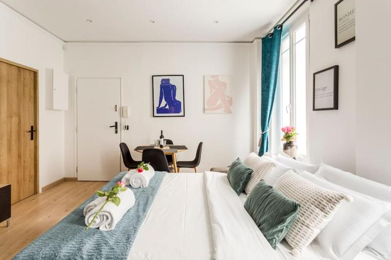 Цены на Suite Paris, Tour Eiffel, Champs Elysees в Париже