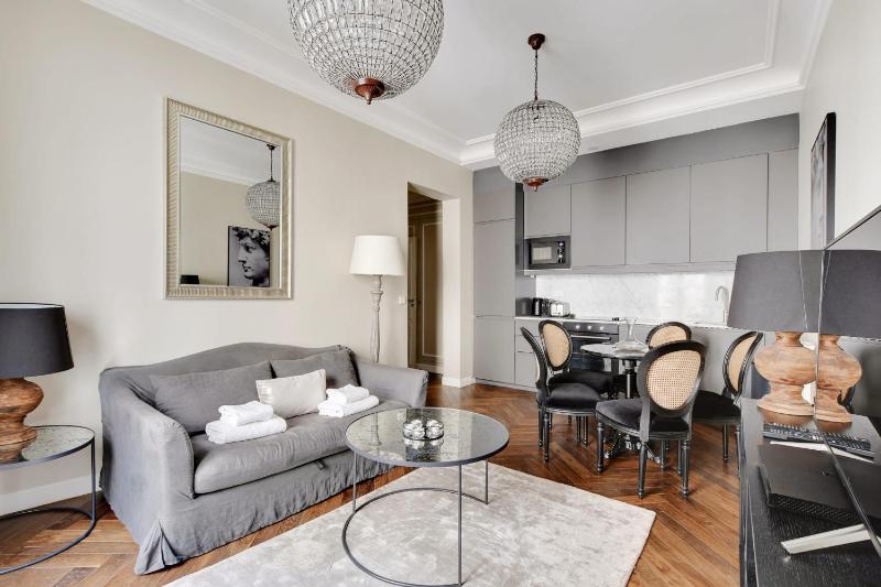 Amazing Apartment- 1BR4P- Place victor hugo — отель с удобствами в Париже