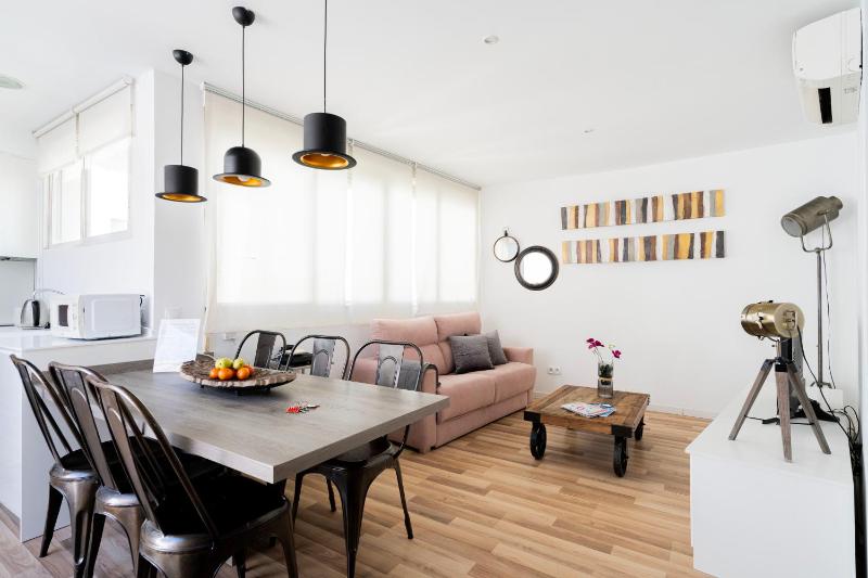 For You Rentals Precioso Apartamento TEMPORAL Preciados PRE5B — отель с удобным расположением в Мадриде