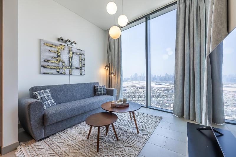 1BDR I Burj Khalifa View I Sobha Waves — забронировать отель в Дубае