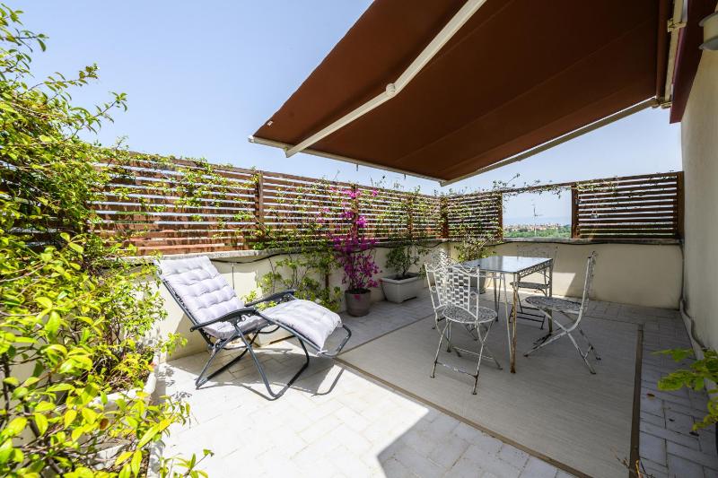 Rooftop Porretta Citta Giardino Check-in From 3 Pm To 10 Pm — отель с удобным расположением в Риме