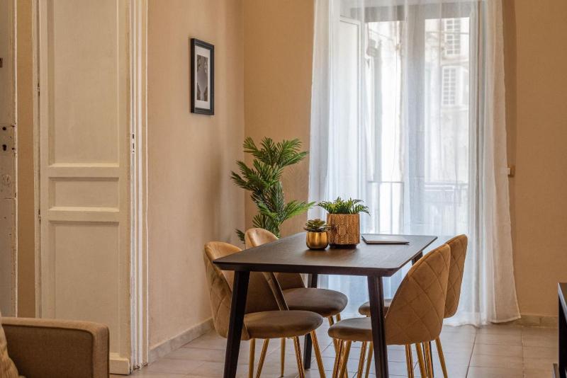 Casa Rosa CIR: 19082053C228225 — забронировать отель в Палермо