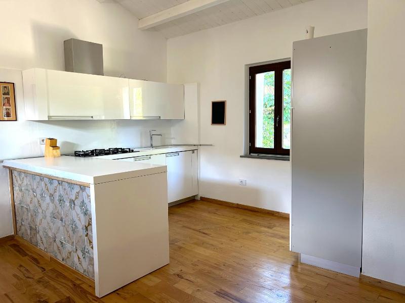 L'Araucaria Suite a Riola Sardo - Lussuoso appartamento con camino