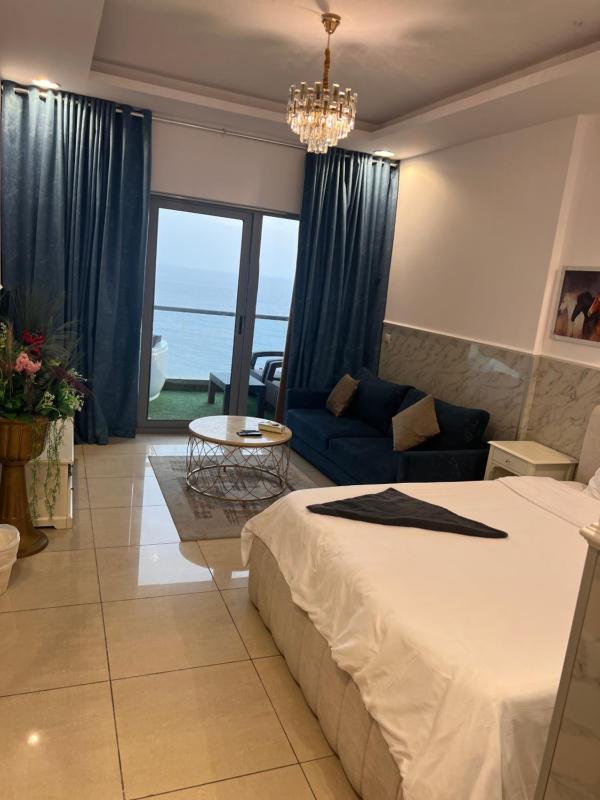 DAMAC Al jawharah brj damak aljwhrt astwdyw jakwzy ʿly albhr — комфортный отель в Джидде