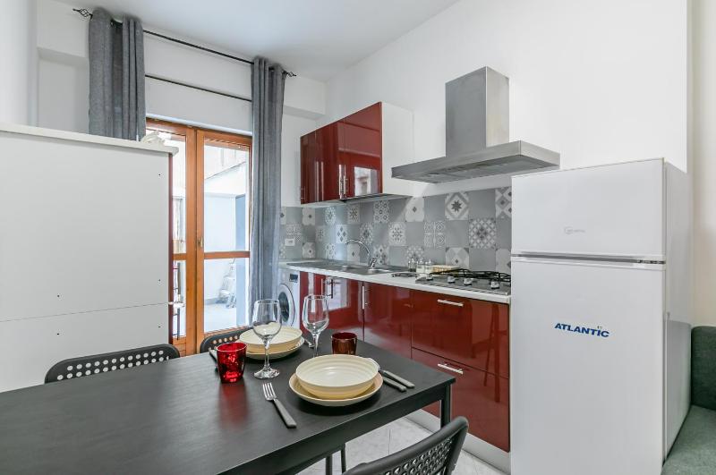 Villa Malfitano and Lolli Station Apt with Terrace — забронировать отель в Палермо