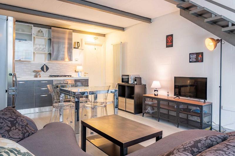 Guest Planet - Splendido loft Dergano M3 — отель в Милане, Италия