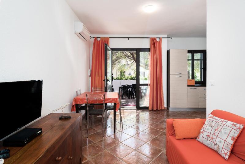 Garden Flat a Orosei - Rilassante appartamento con giardino