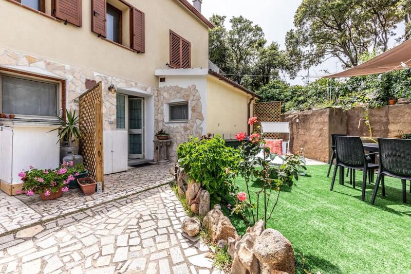 Coral Apartment 2 a San Pantaleo - Moderno Appartamento