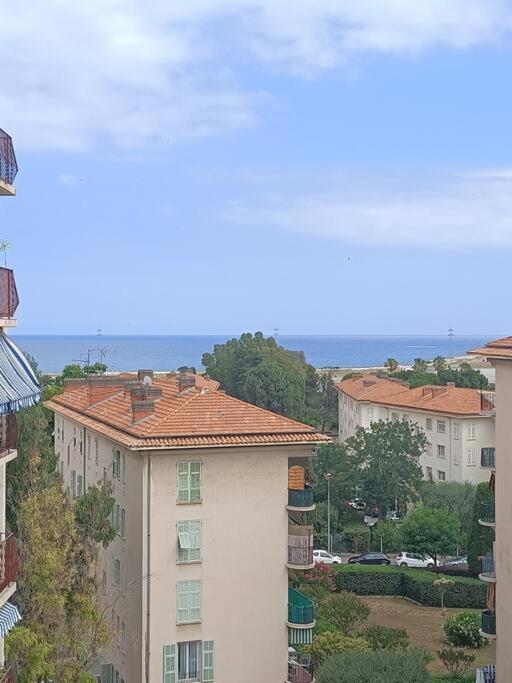 F4 avec vue mer / Flat with sea view 3 bedrooms — отель в Николь, Франция