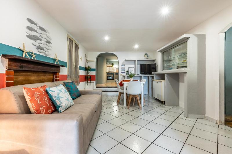 Coral Apartment 1 a San Pantaleo - Spazioso Appartamento