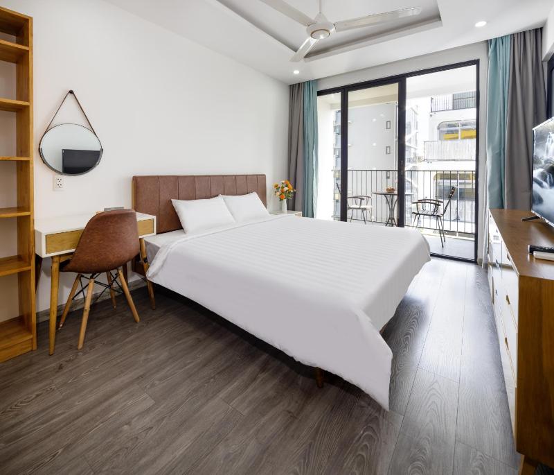 Цены на Luxury two-bedroom penthouse near Da Nang beach в Дананге
