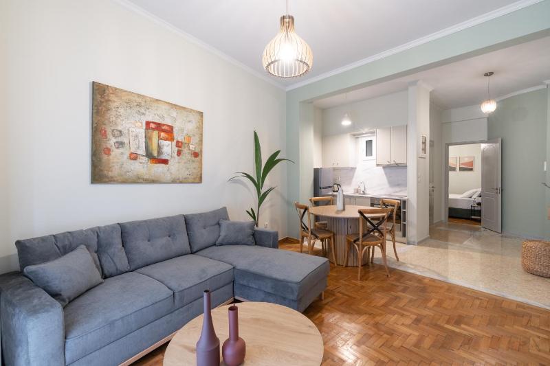 Elegant Suite - Pagrati Athens — отзывы гостей и цены