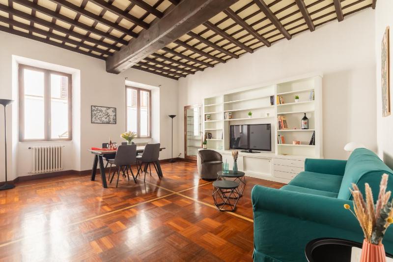Campo de Fiori Large and Beautiful Apartment — отзывы гостей и цены