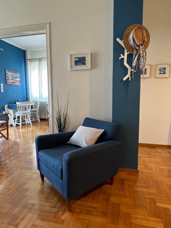 BLUE AND WHITE PAINTERS HOUSE — комфортный отель в Афины